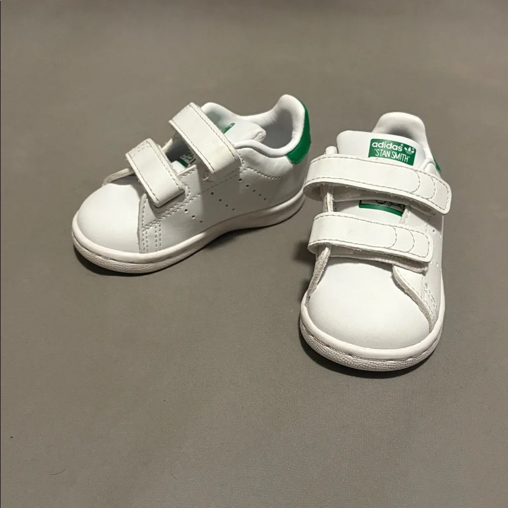 Adidas Stan Smith Comfort Closure White/Green Velcro Sneakers Baby Shoe Size 4K